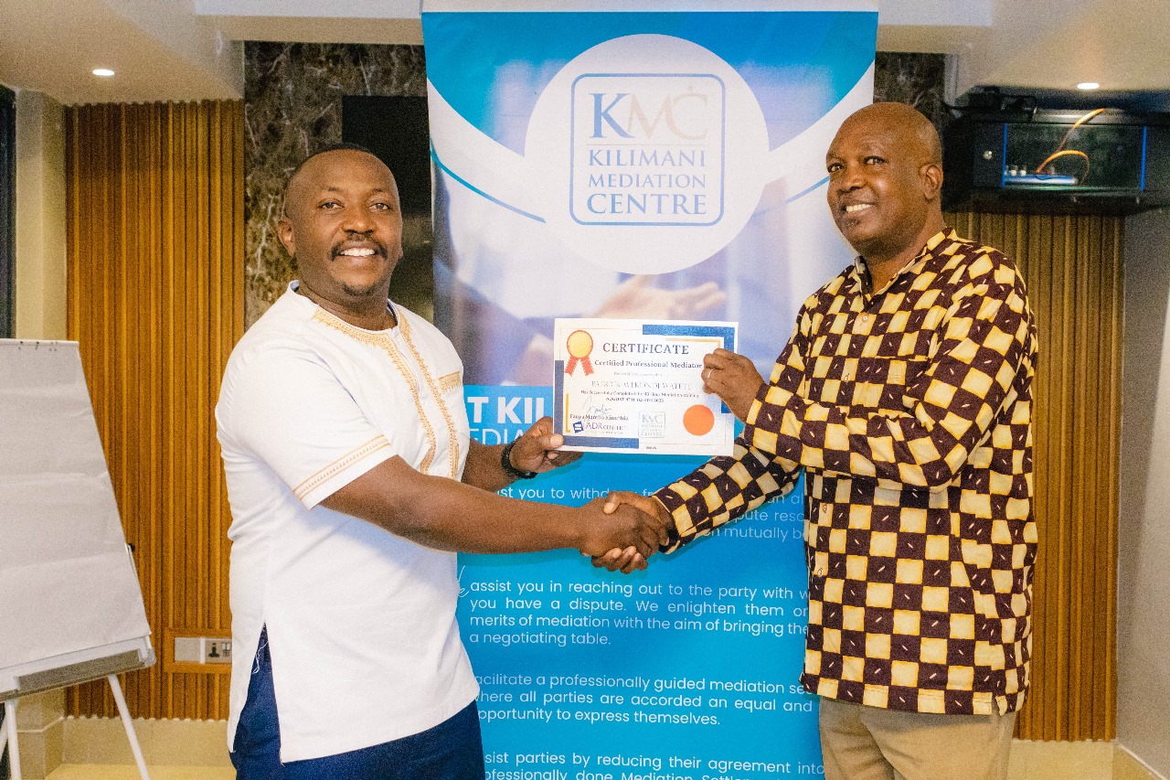 Fanya Mambo Kinuthia